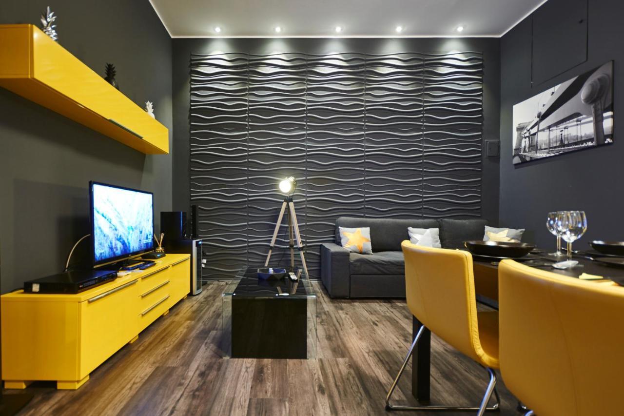 Central Location Yellow-Black Apartment بودابست المظهر الخارجي الصورة