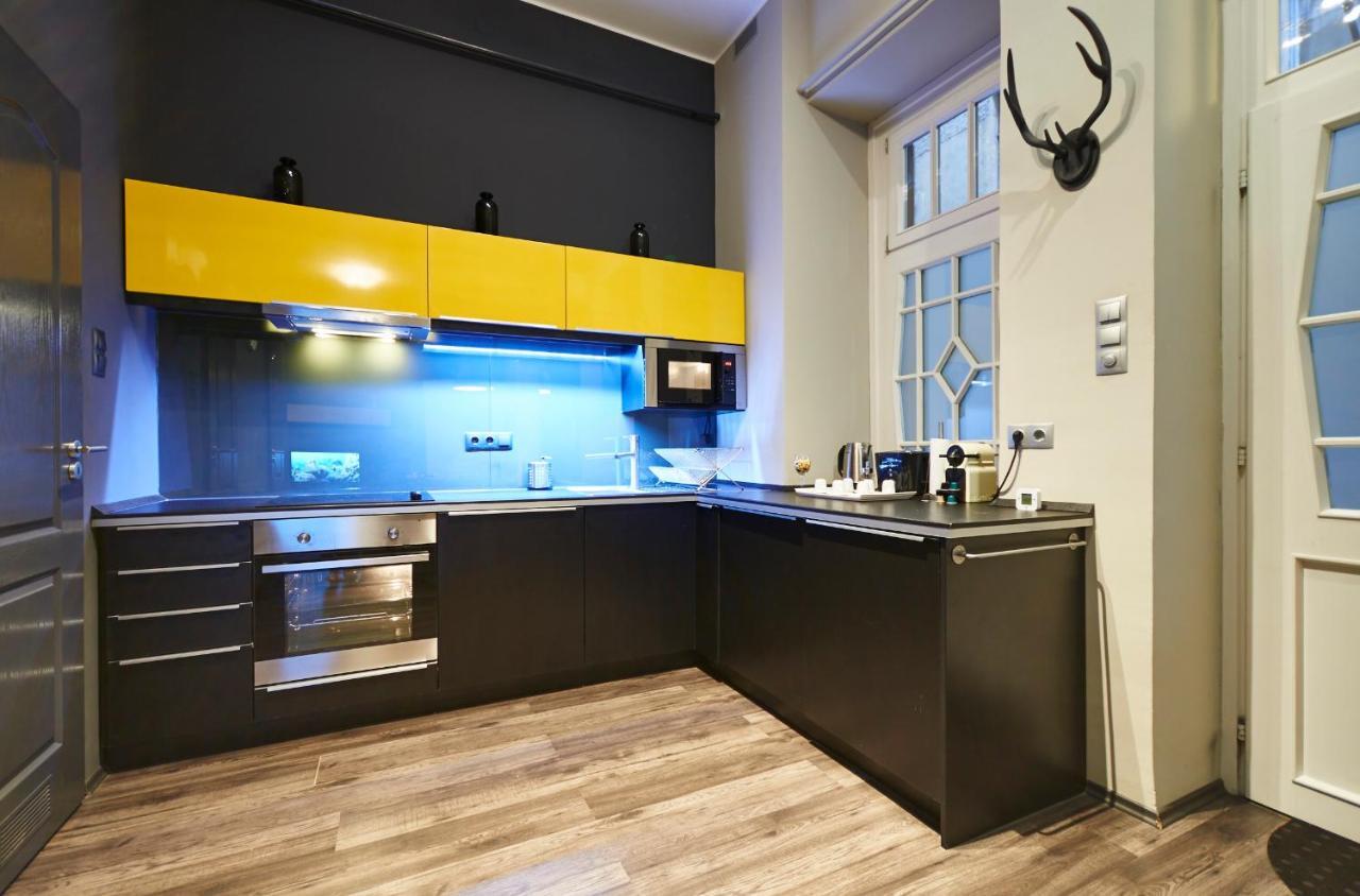 Central Location Yellow-Black Apartment بودابست المظهر الخارجي الصورة