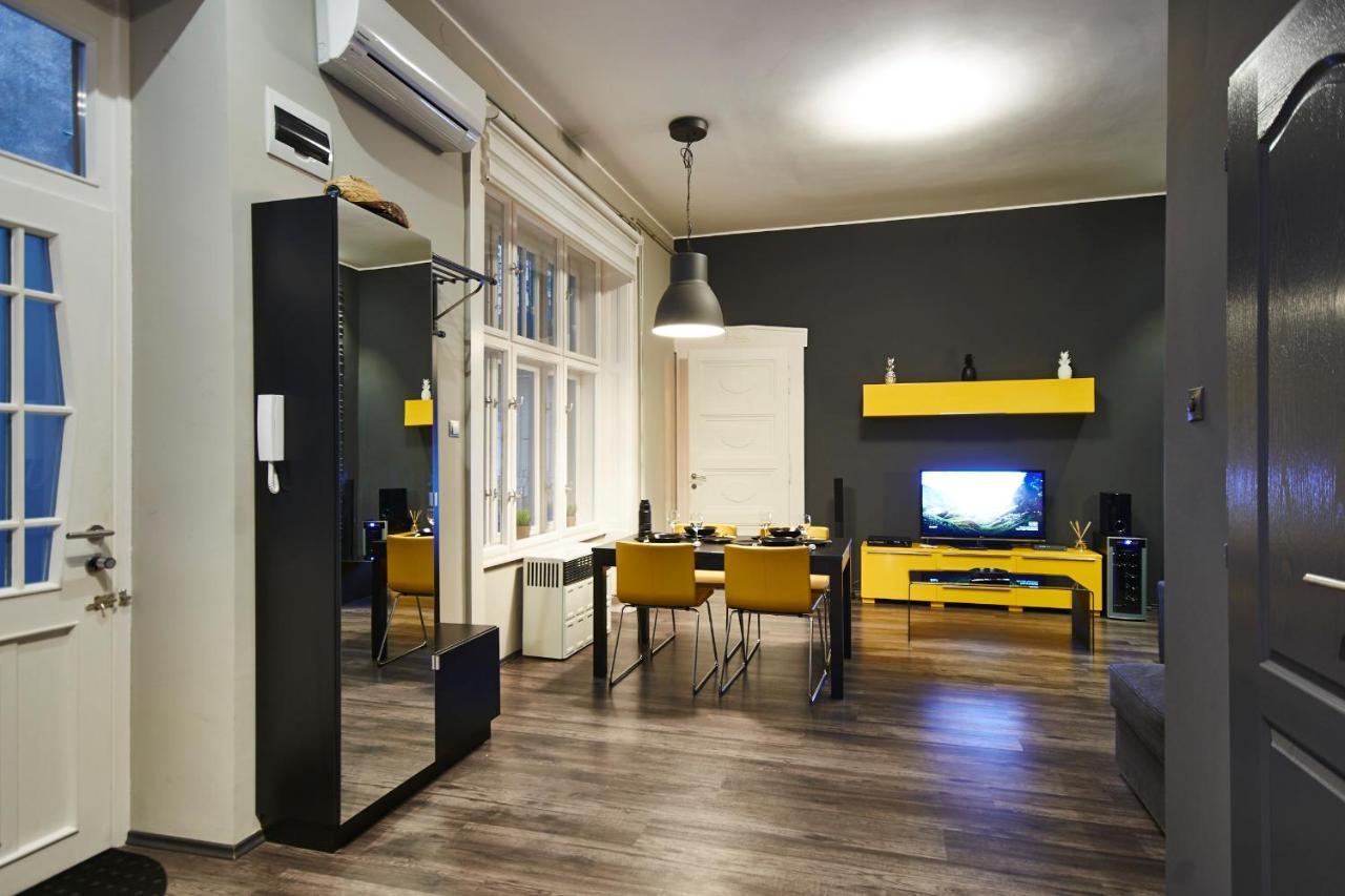 Central Location Yellow-Black Apartment بودابست المظهر الخارجي الصورة