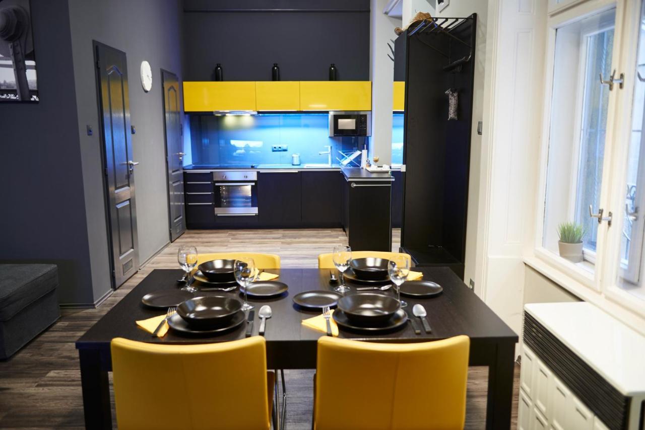 Central Location Yellow-Black Apartment بودابست المظهر الخارجي الصورة