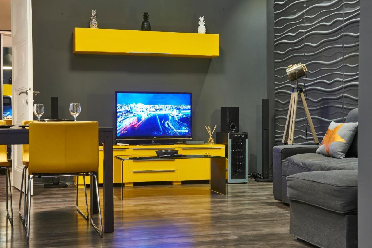 Central Location Yellow-Black Apartment بودابست المظهر الخارجي الصورة