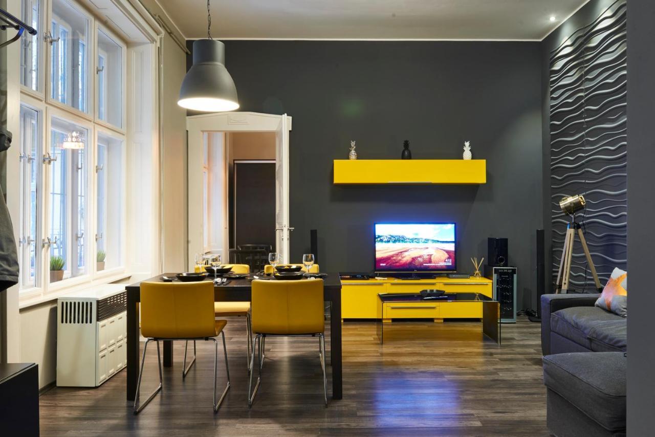 Central Location Yellow-Black Apartment بودابست المظهر الخارجي الصورة